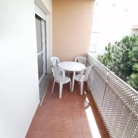 Nice Apartment, Large Communal Pool, Close To All Amenities. 아파트 *